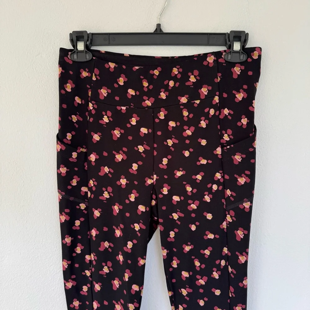 CAbi black pink high rise abstract floral stretch pocket leggings size medium